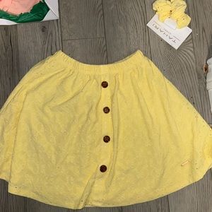 Skirt with matching bow scrunchie